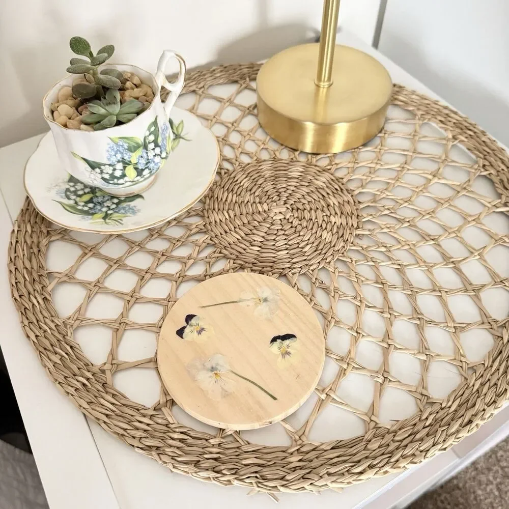 Handmade Wooden Round Dried Viola Flowers Coaster